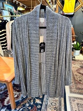 Pleione Open-Front Ribbed Knit Cardigan in Light Gray